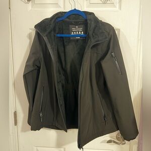 Free Country Women’s Black Softshell Jacket